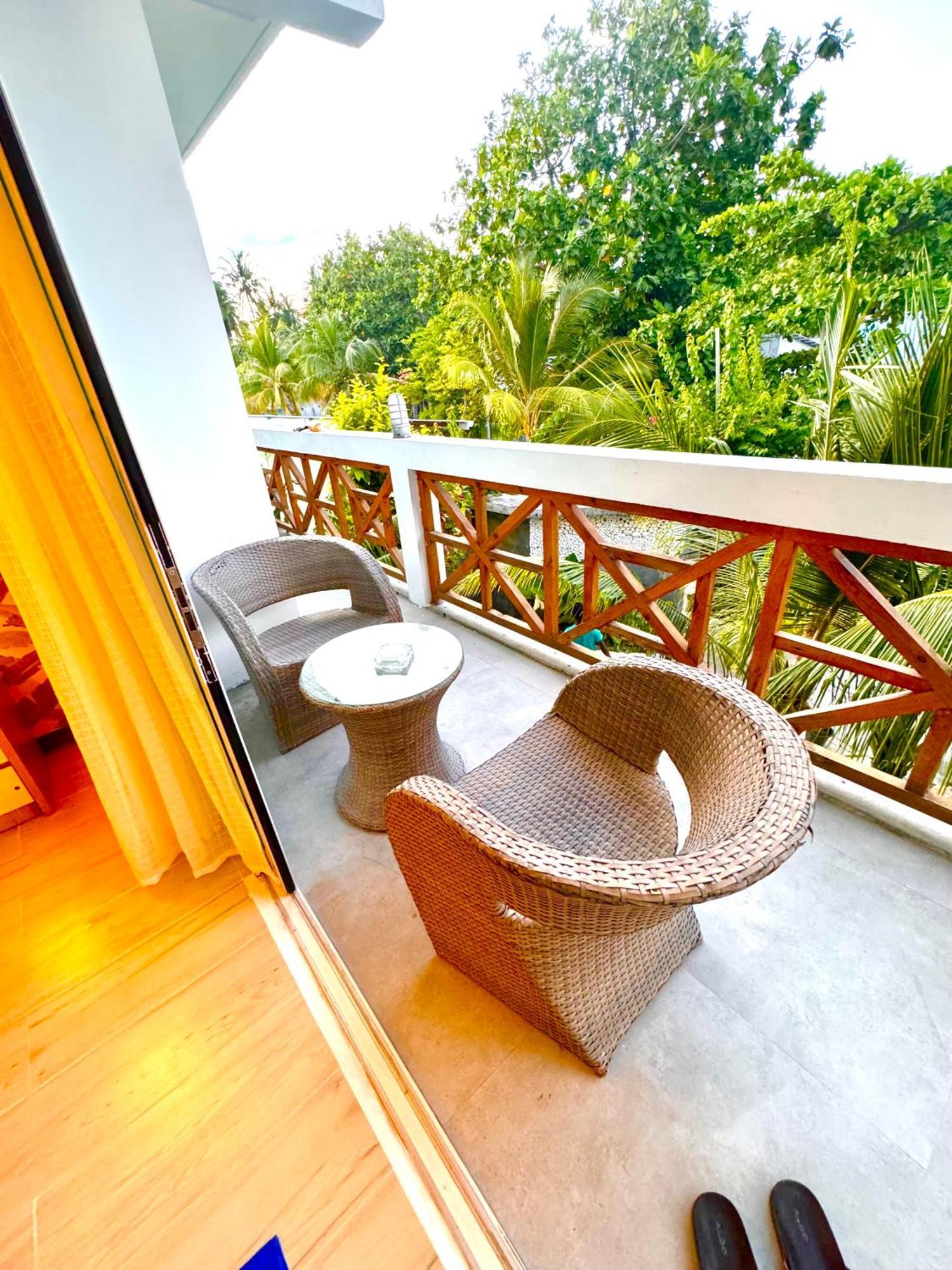Sands Grand Hotel Dhigurah  Buitenkant foto