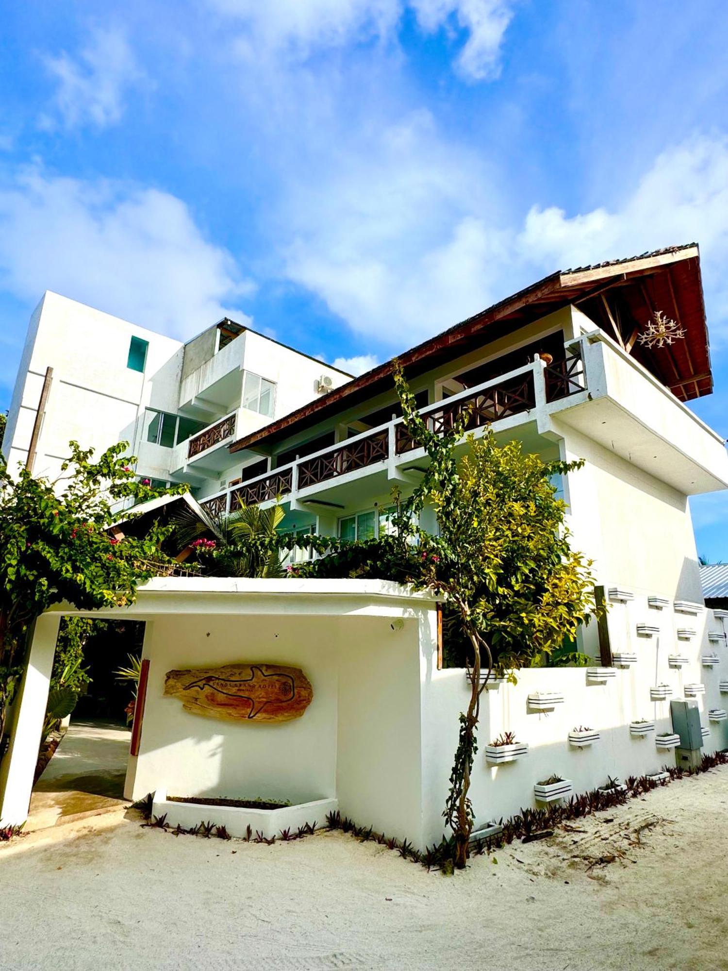 Sands Grand Hotel Dhigurah  Buitenkant foto