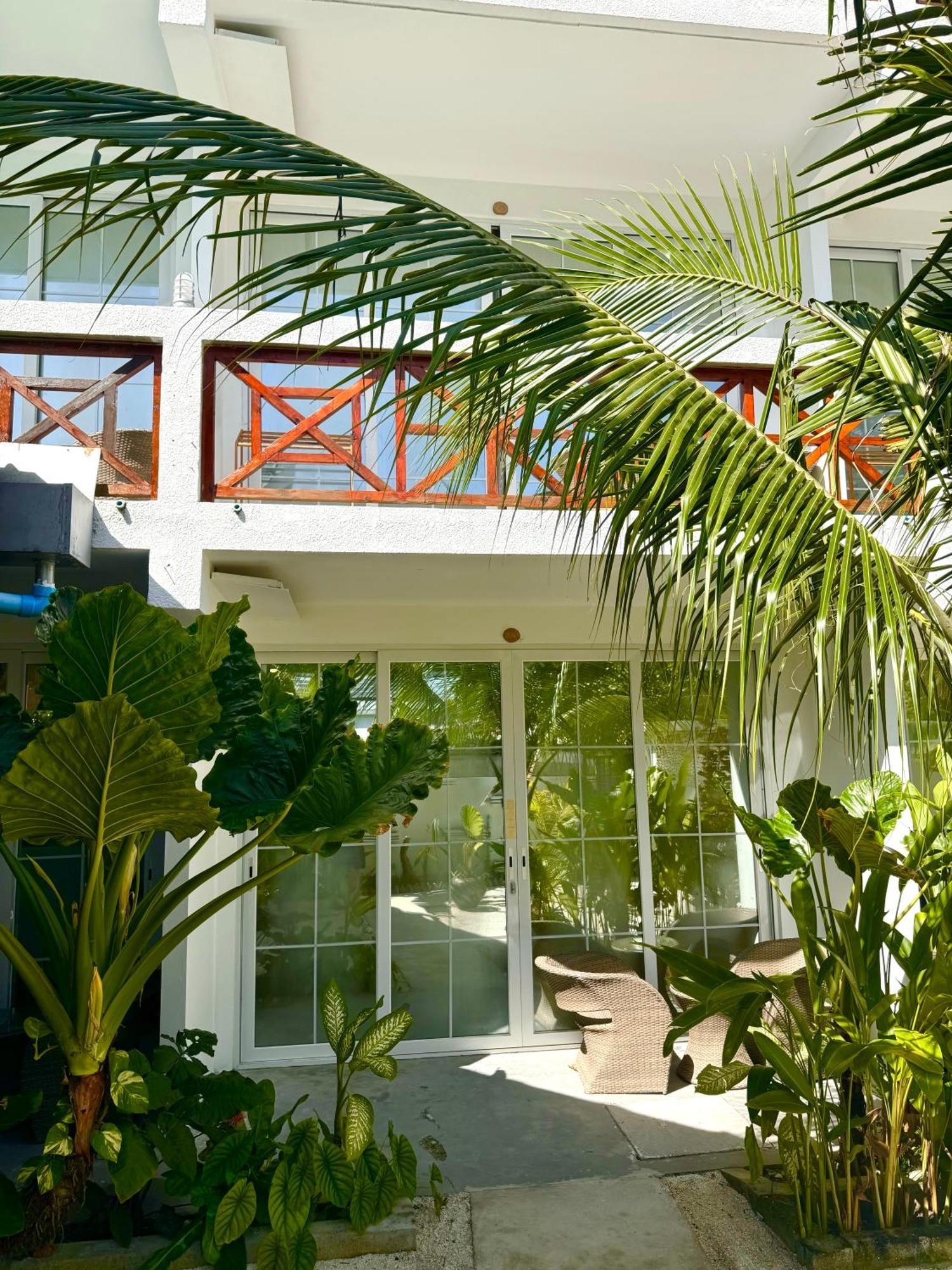 Sands Grand Hotel Dhigurah  Buitenkant foto